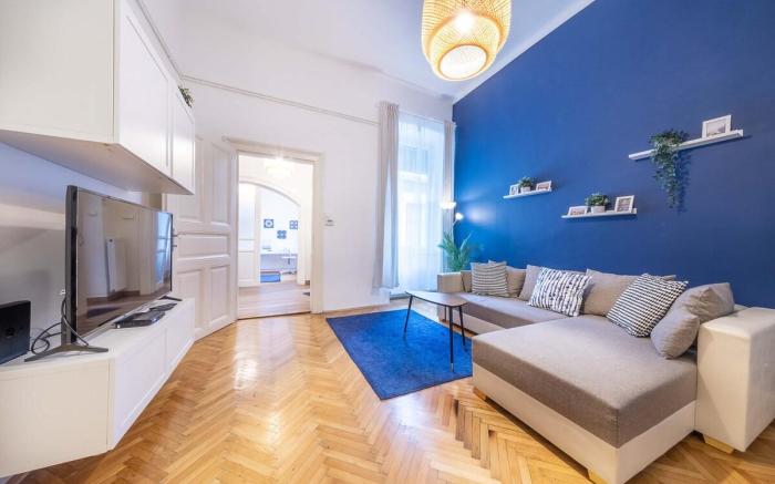 Sassoon - 2-bedroom elegant airy home at Deak ter