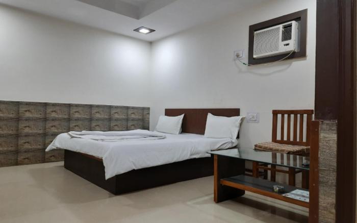 Goroomgo Ramashish Kutir Varanasi