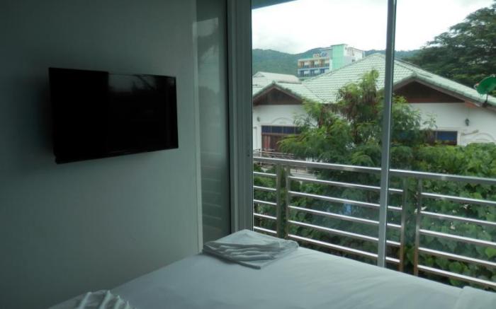 Cheeky Monkey Samui Hostel