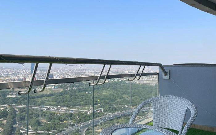 40th Floor Skyline Serenity, River View