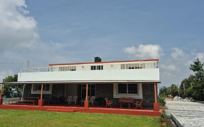 Mountain Top Holiday Home 