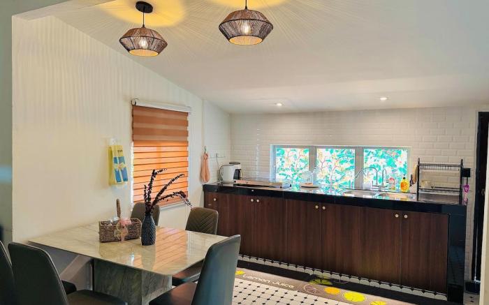 Rumah Hayden - River View, 2BR, Wifi, Netflix
