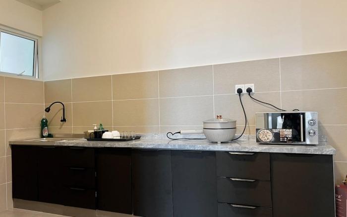 Modern Condo in Damansara with pool view