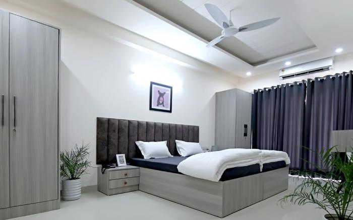 Housr Sector 43 Gurgaon Near Global Foyer Mall