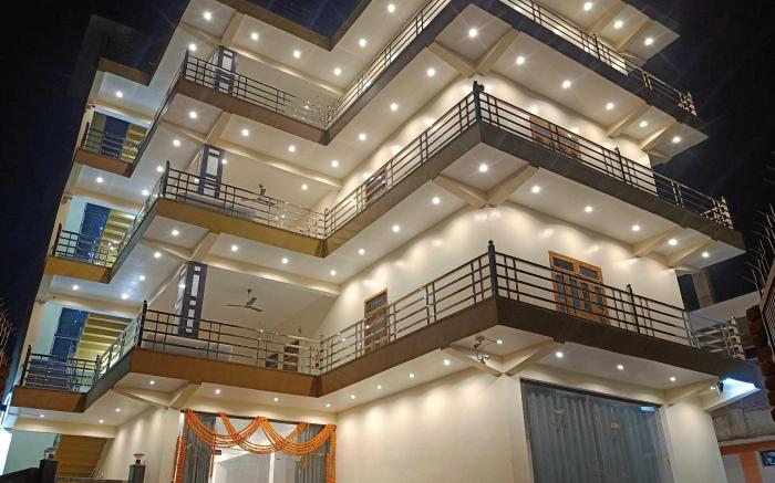 Hotel O Awadh Kunj Palace