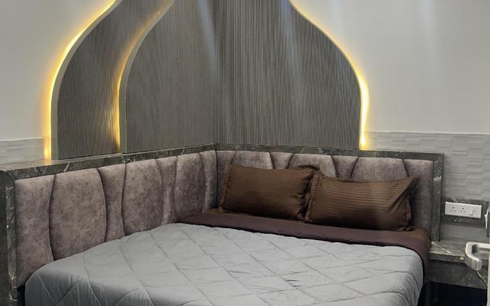 Hotel Shree Guru Near New Delhi Railway Station