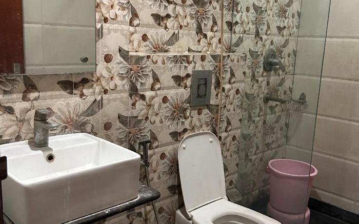 Hotel Shree Guru Near New Delhi Railway Station