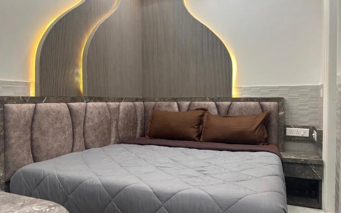 Hotel Shree Guru Near New Delhi Railway Station