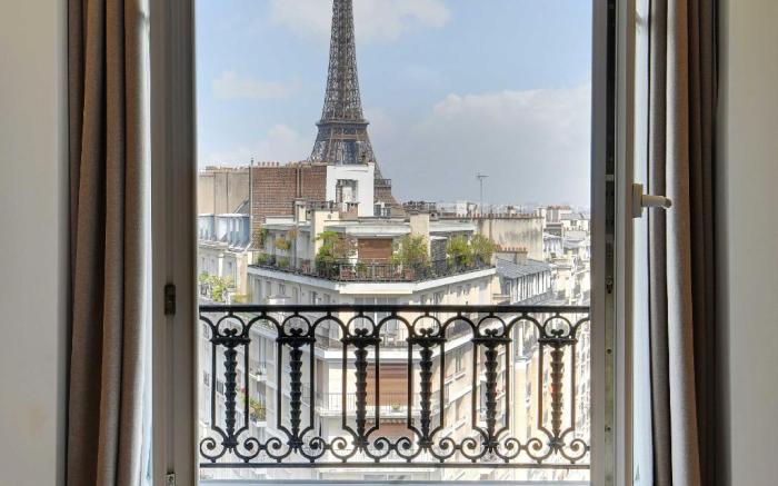 Modern Apartment -1BR/4P - Eiffel Tower View