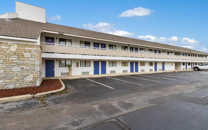 Motel 6 Dayton, OH - Englewood