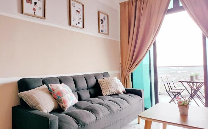 Platino 4BR walk to Paradigm mall