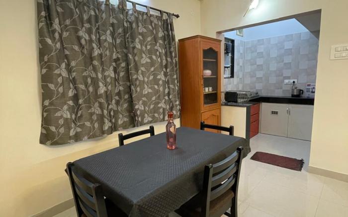 V4 Stay - Luxury 1 BHK AC Suite sleeps 5 guests