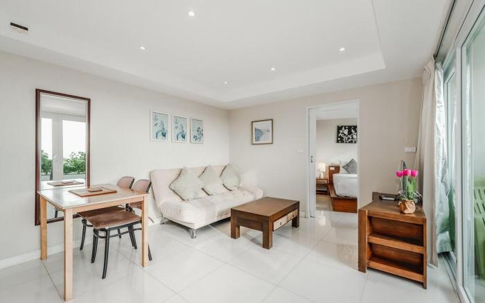 *1BR Condo | Sea View & 5 Min to Beach C196