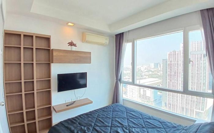 Thong Lo 1 Bedroom High Floor with Skyline View