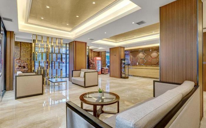 Yitel Harbin Central Avenue