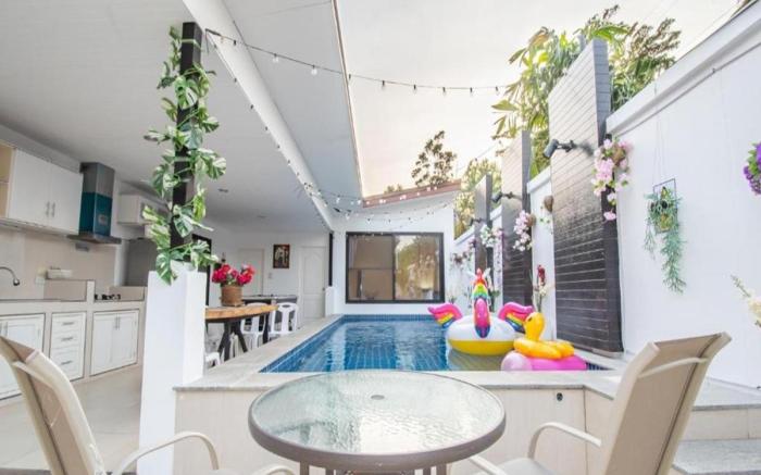 Hunter Hide Pool Villa