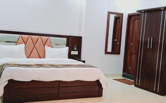 Goroomgo Indra Inn Varanasi