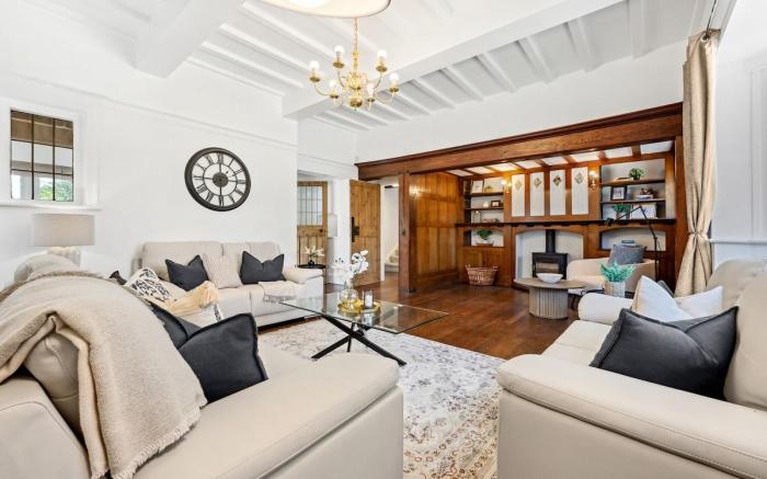 Windsor Manor: Luxury 5-bed Retreat in Solihull