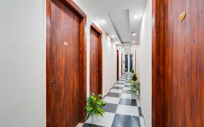 Townhouse Oak Sector 121 Noida Metro Station
