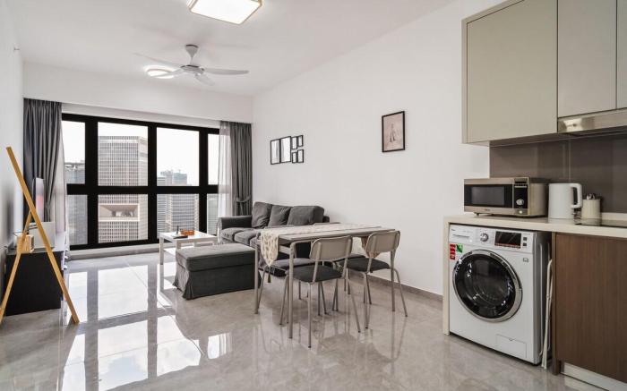 Peaceful Retreat, Prime Location Living