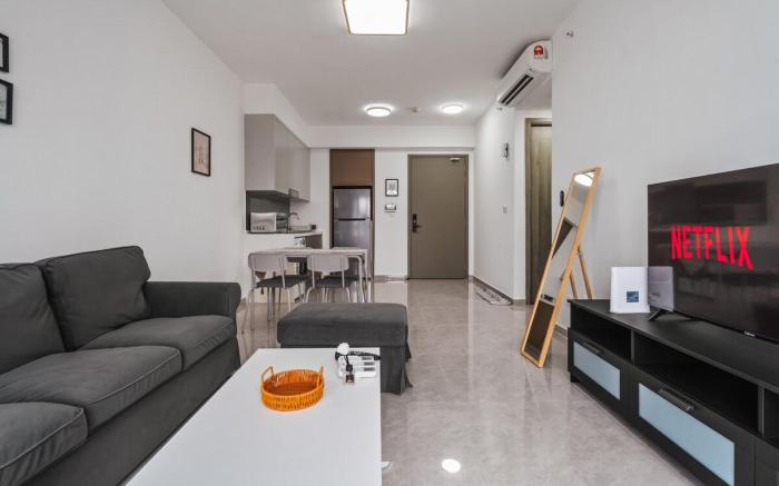 Peaceful Retreat, Prime Location Living