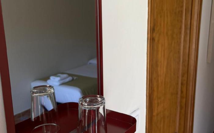Hotel Bedmates