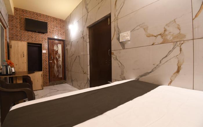 Hotel Plush