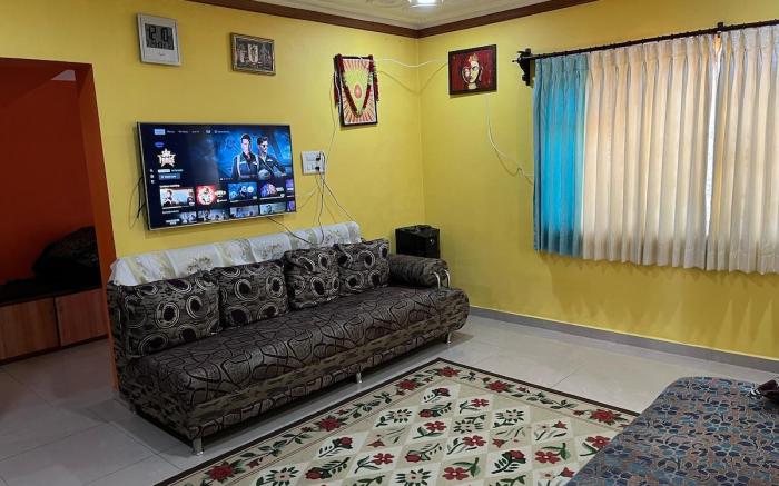 Courtyard‑Side King Room