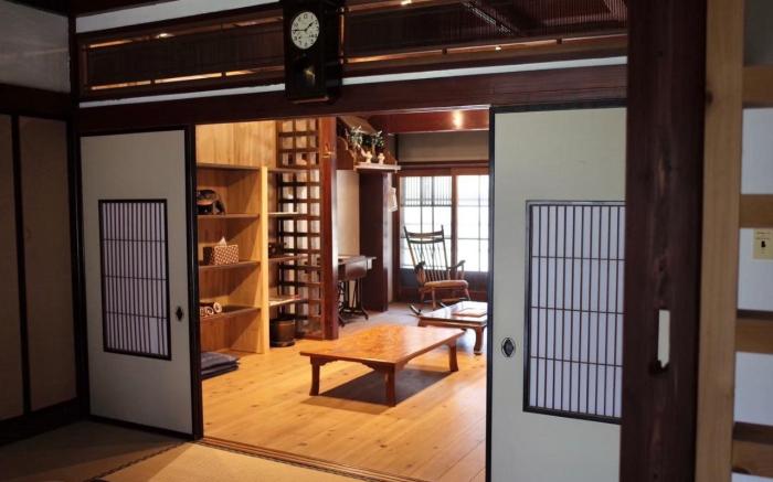Machiya experience guest house "Honmachi House"