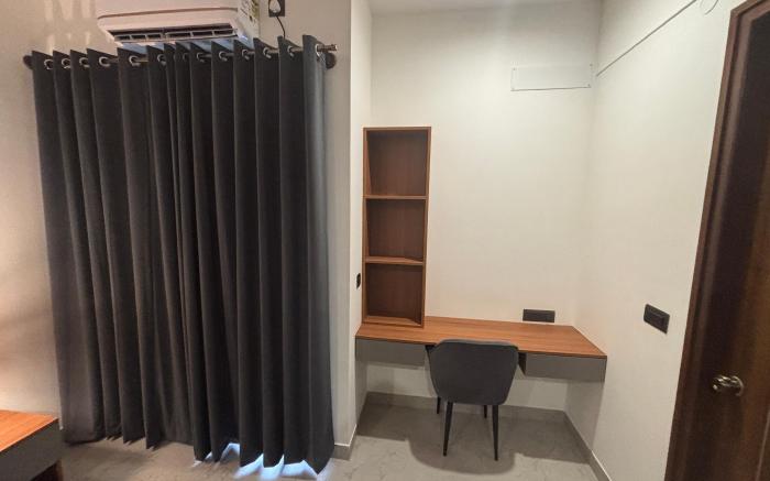 Housr 36 Studio Rooms Bangalore Near Leela Palace