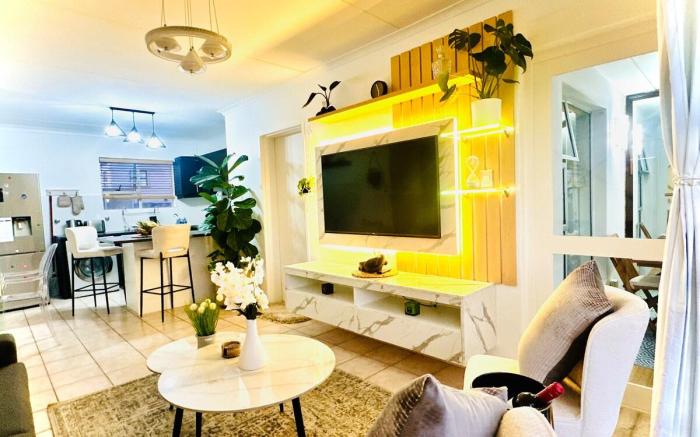 Caline-V Luxury beach Front Flat