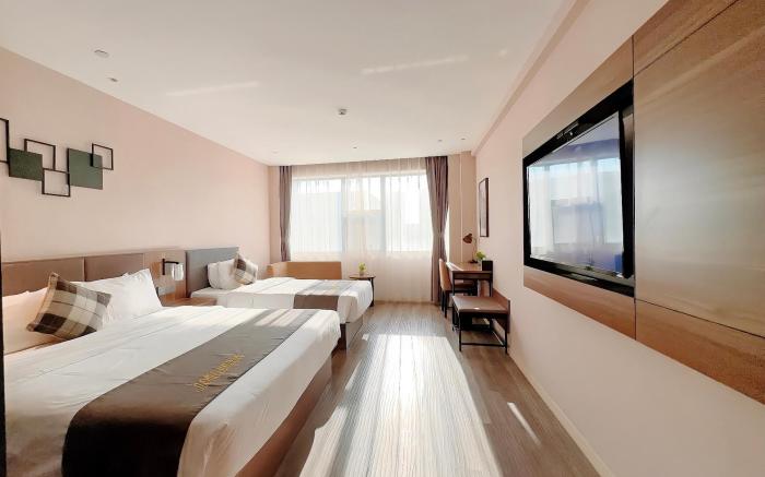 Home Inn Plus Kunming Dashanghui Children's Hospital