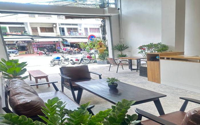 Tonle Hostel