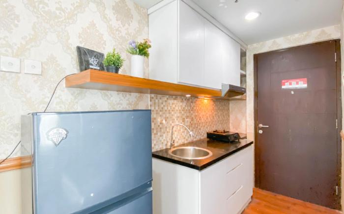 Good Studio Room Grand Dhika City Apt By Travelio