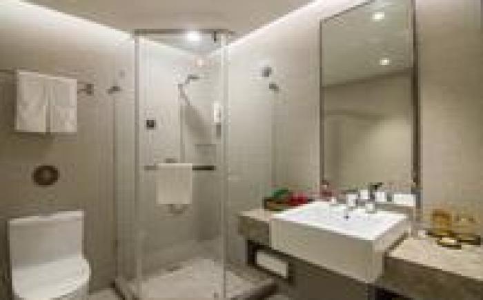Home Inn Plus Zhengzhou Manhattan Civil Aviation Road Metro Station