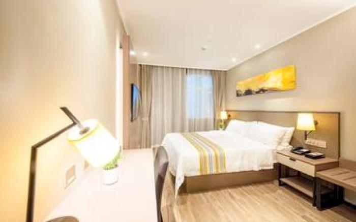 Home Inn Plus Wuhan Xiaopinmao Xudong Metro Station
