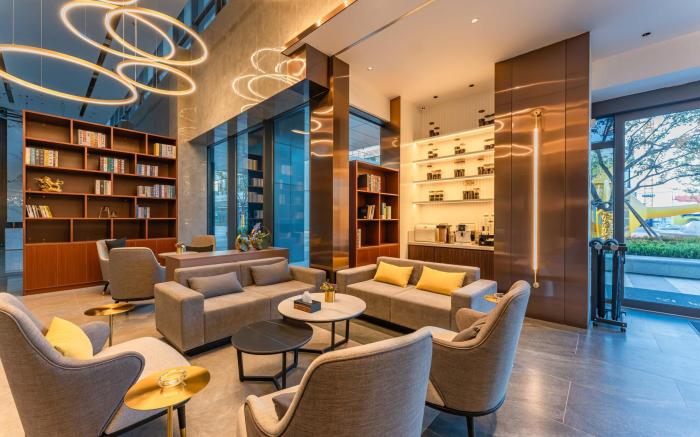 Home Inn Plus Jinan East Station