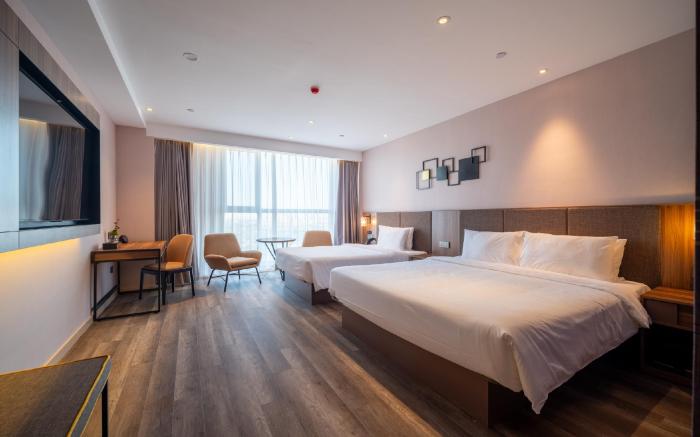 Home Inn Plus Fushan High Speed Rail Station Wangyirong Dajie