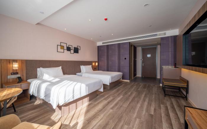 Home Inn Plus Fushan High Speed Rail Station Wangyirong Dajie