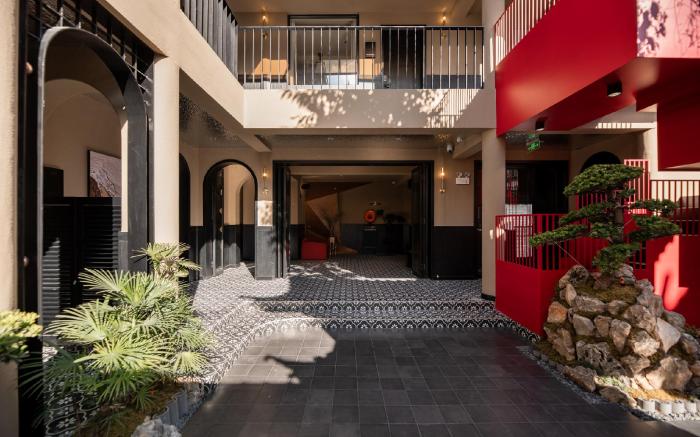 SIXI GOLDEN SUNRISE SOUND SLEEP HOTEL