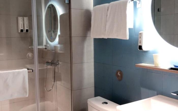 Home Inn Neo Taizhou Golden Eagle Shopping Center