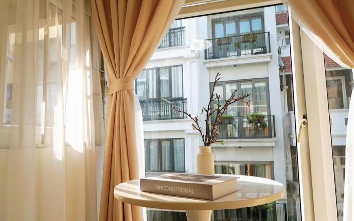 Two Separate Studios with Street view @Old Quarter