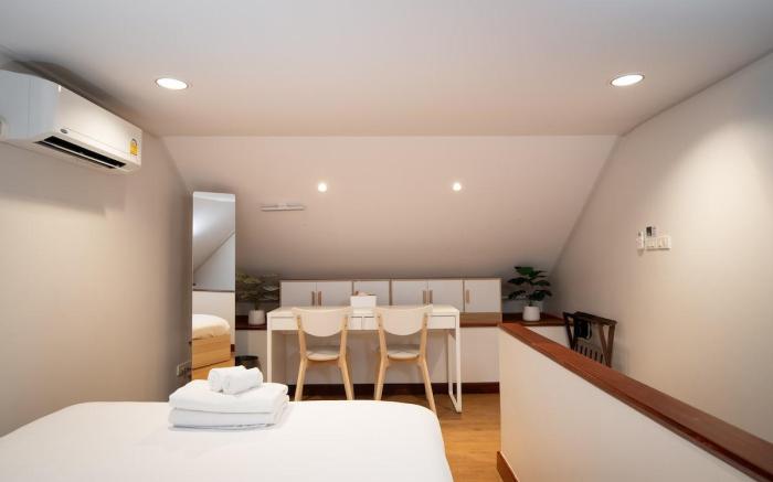 2BR/1BA Home In Yaowarat 5 Min MRT Nivas Wanit ECO