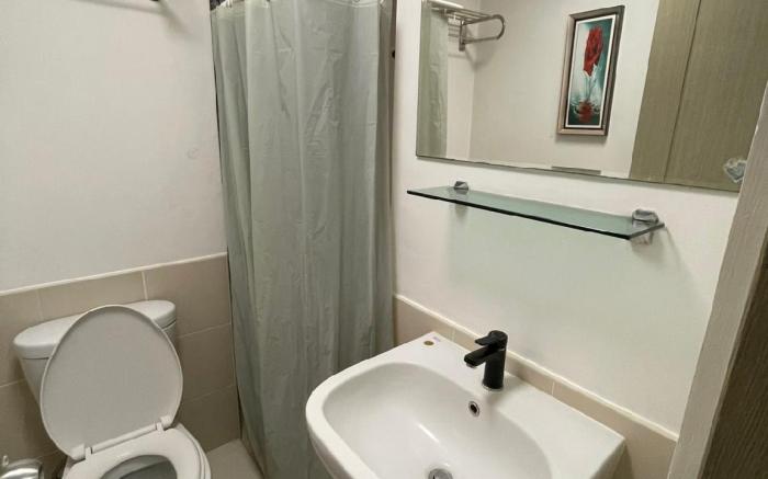 Makati City Antel Spa Residences 1615