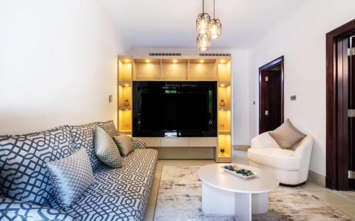 Modern 1BDR with Balcony in the Heart of Downtown