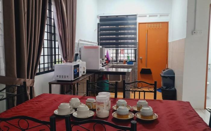Anjung Vacation Home No 72
