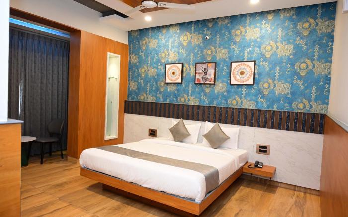 R R RESIDENCY
