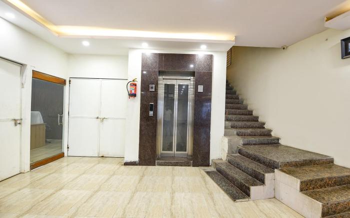 FabHotel Lazeeno