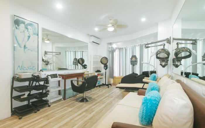 RedDoorz Premium @ Casa LenidaRose