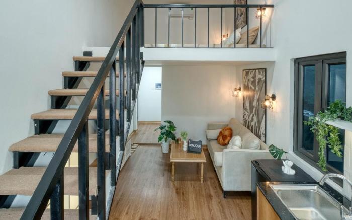 Annam Loft & Balcony_Near Train Street_Old Quaters